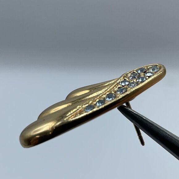 Vintage Monet Gold Tone Blue Rhinestone Angel Wings Stud Post Setting Earrings - Picture 6 of 6